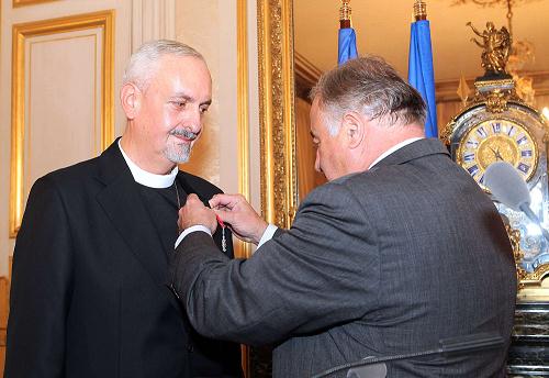 Remise Légion d'honneur Mgr Emmanuel